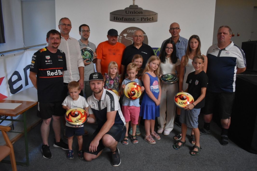 Uebergabe Jugendstoecke